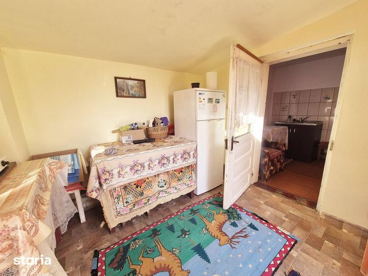 Casa din caramida ?i teren generos, comuna Dobreni - 17