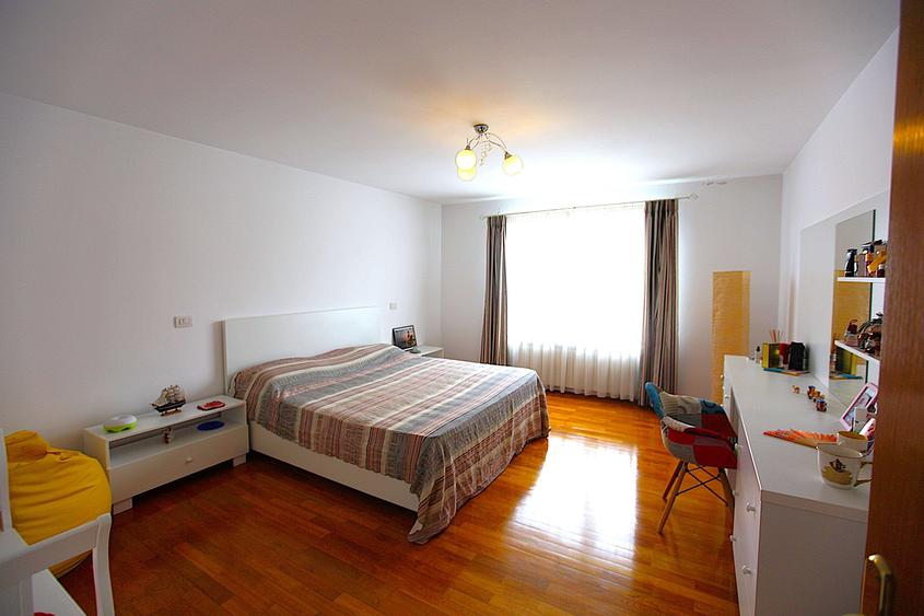 Vila deosebita in cartierul Tractorul - 5