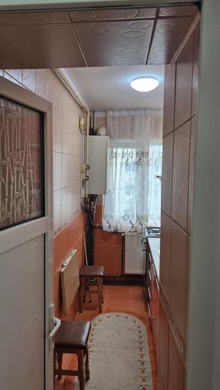 Vind apartament 2 camere - 2