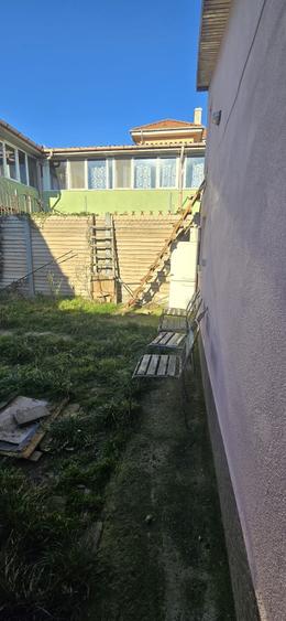 Casa renovata total in 2 studiouri separate cu curte - 16