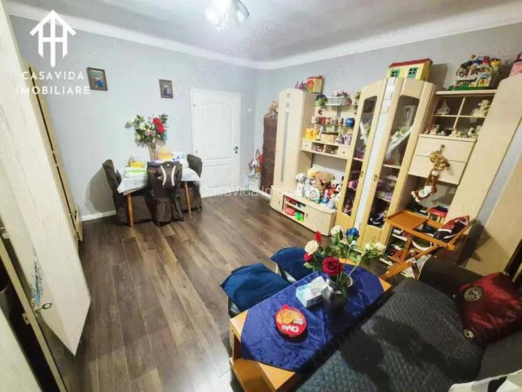 De vanzare apartament la casa Str. Caransebe?ului, Lugoj De vanzare apartament la casa Str. Caransebe?ului, Lugoj