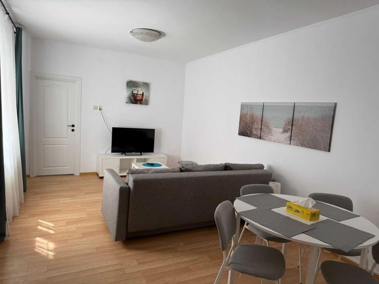 Apartament cu 2 camere nedecomandat în Universitate