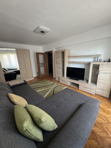 Apartament cu 2 camere decomandat în Decebal