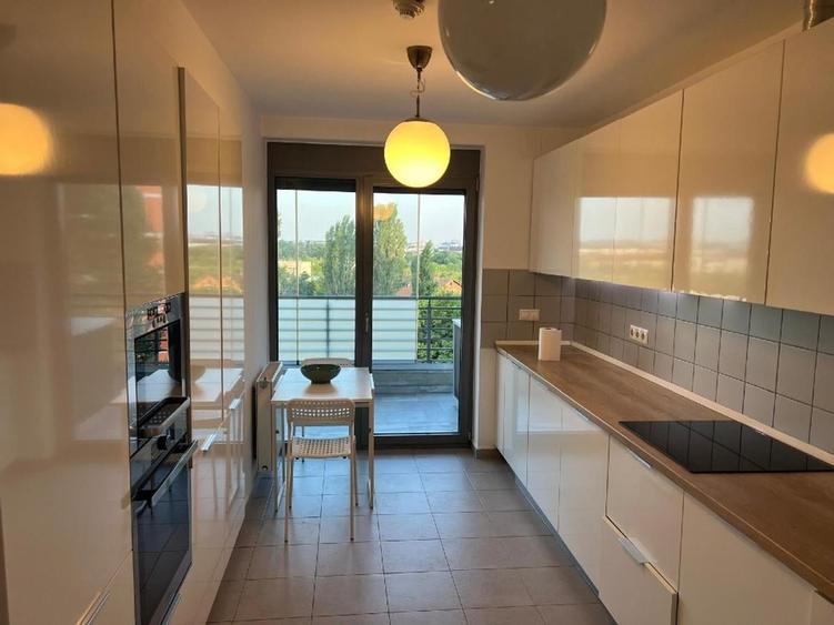 Apartament cu 4 camere decomandat, mobilat în Sisești