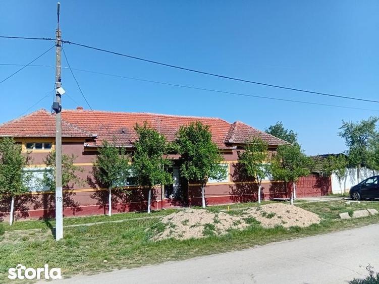 Casă cu 4 camere cu Teren 200 Mp în Cermei