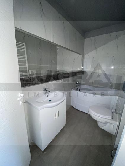 Apartament cu 3 camere semidecomandat în Mărăști