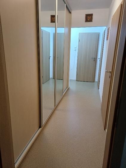 Apartament cu 4 camere semidecomandat în Gorjului
