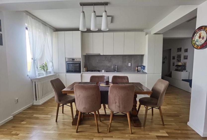 Apartament cu 3 camere decomandat în Sfântu Ilie