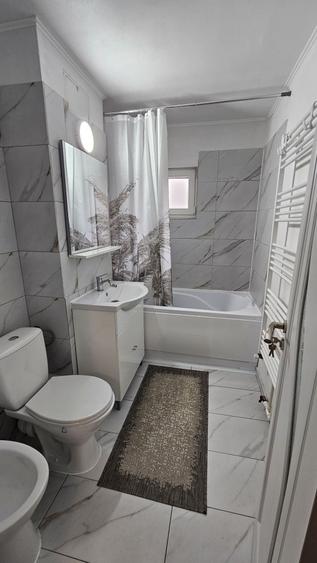 Apartament cu 3 camere decomandat în Craiovei