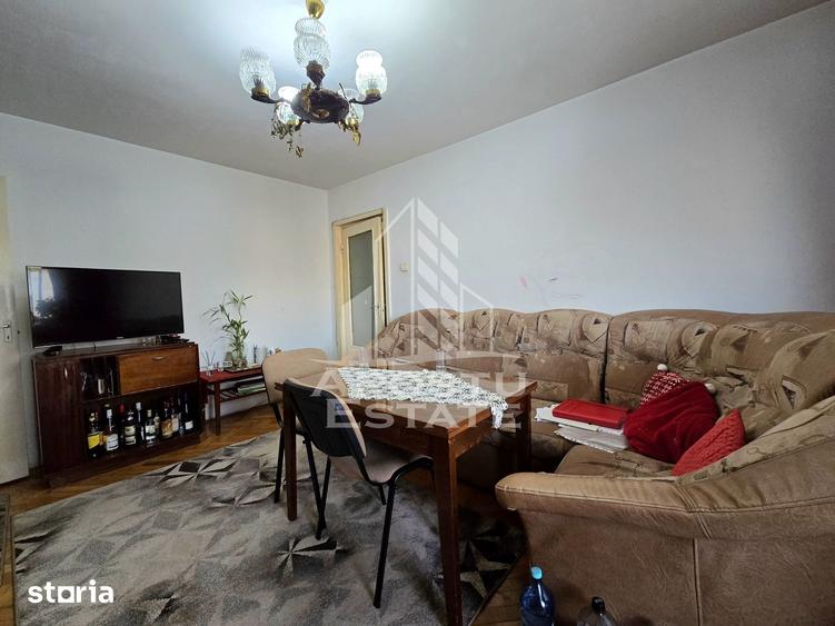 Apartament cu 4 camere semidecomandat în Dacia