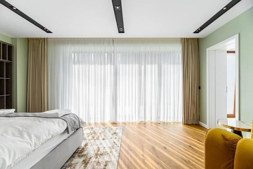 Apartament cu 3 camere decomandat, mobilat în Poiana Brașov