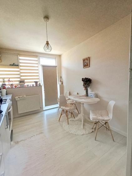 Apartament cu 2 camere decomandat în Florești