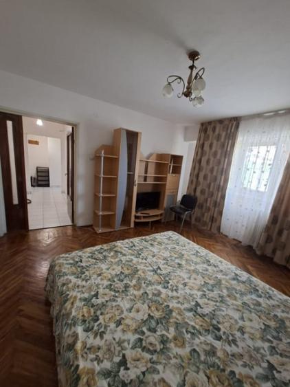 Apartament cu 2 camere decomandat în Sud