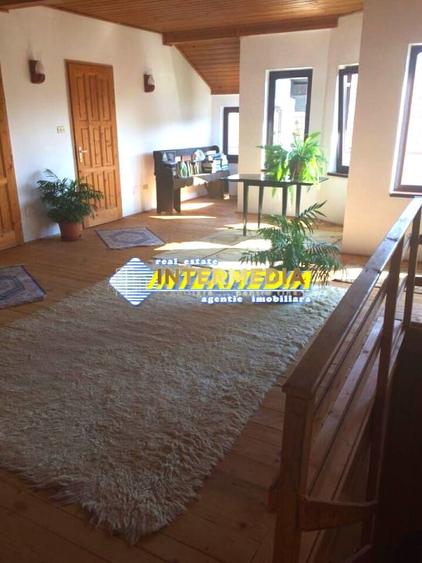 Casă individuală cu 4 camere cu Canalizare în Ciugud
