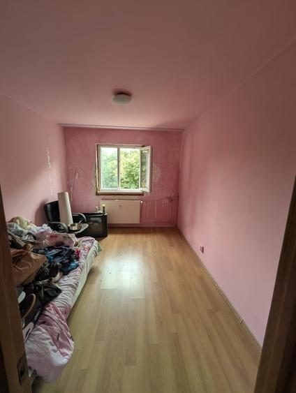 Apartament semidecomandat în Gorjului