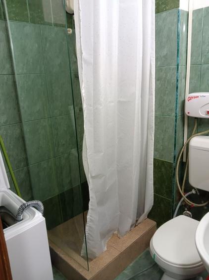 Garsonieră decomandată în Romană