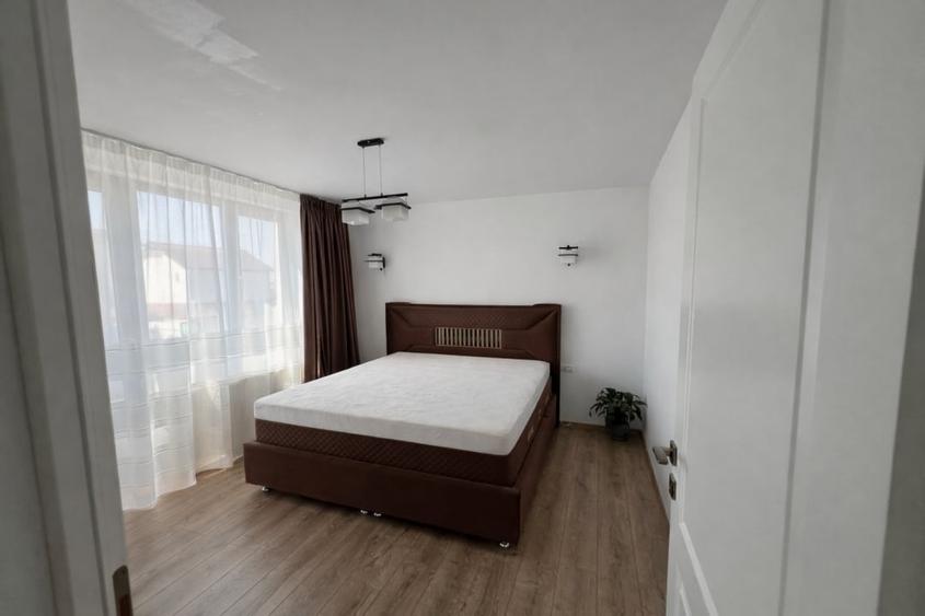 Casă individuală cu 4 camere cu Canalizare în Exterior Est
