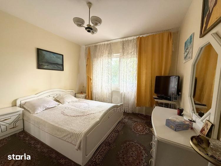 Apartament cu 3 camere decomandat în 1 Decembrie