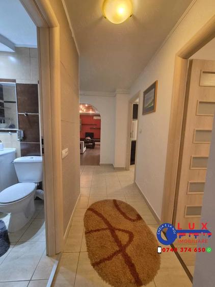 Apartament cu 3 camere decomandat în Babadag