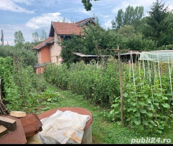 Casă cu 5 camere cu Teren 700 Mp în Goranu