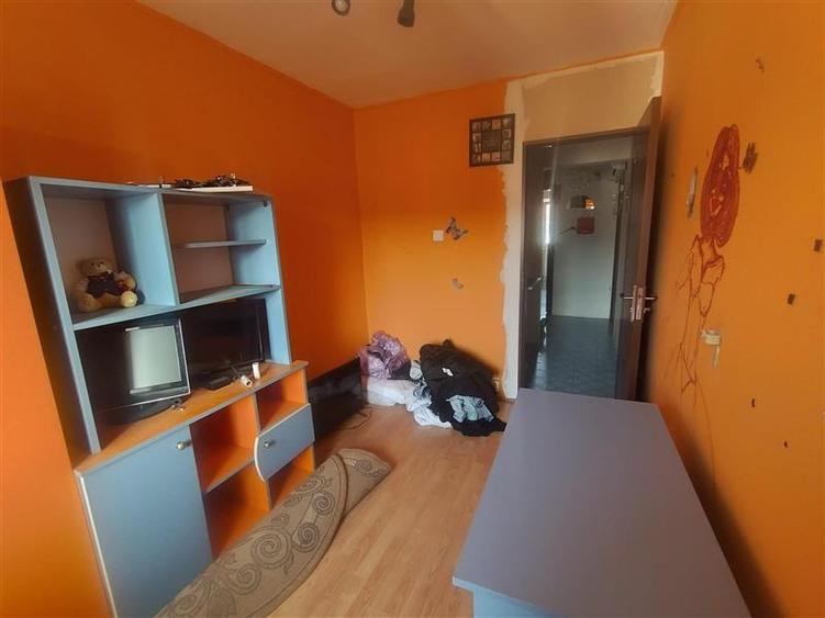 Apartament cu 3 camere decomandat, mobilat în Nord