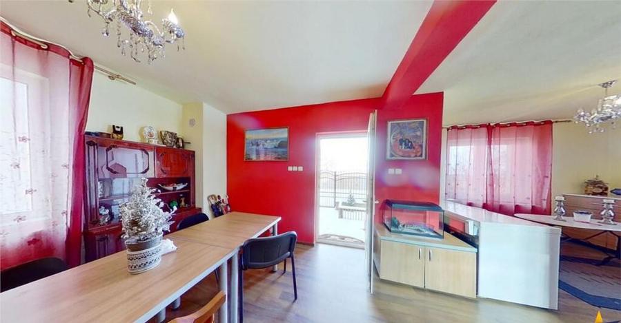 Acasa in Rasnov:Casa cu 5 camere,curte mare si liniste depli - 4