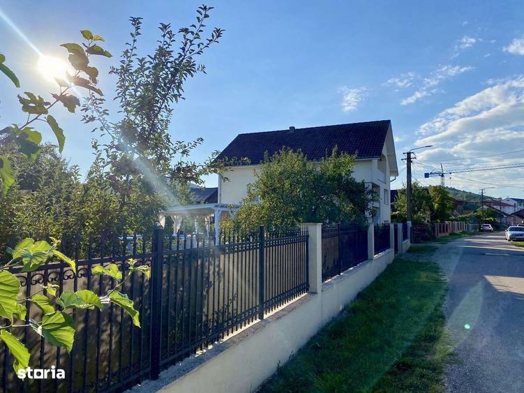 Casa centrala, spatioasa cu privelisti si curte generoasa Jibou - 15