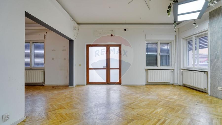 Casă / Vilă cu 9 camere de închiriat în zona Centrul Civic! - 4