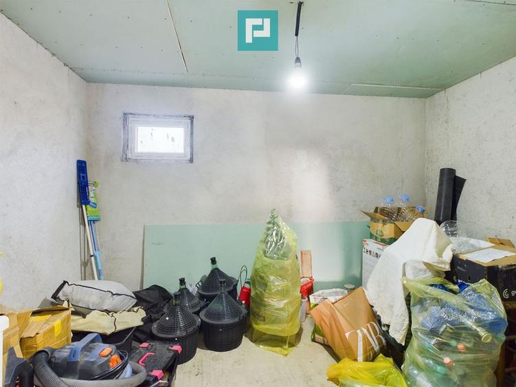 Casa cu 4 camere + anexe in ?ofronea - 13