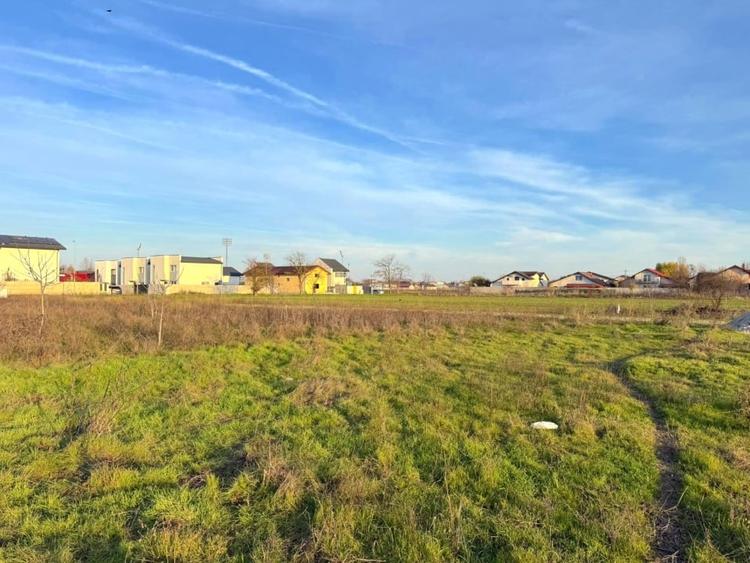 Teren Intravilan In Rate Stadion Berceni  | utilitati la strada #CG1R - 8