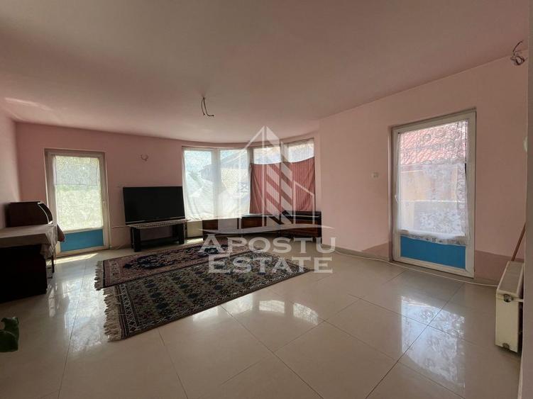 Casa invididuala cu 13 camere, situata in zona Mehala - 8