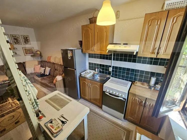 Apartament in vila, 47 mp, curte proprie de 37 mp - Cartier 23 August, Sector 3 - 1