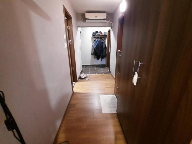 VANZARE 2 CAM BULEVARDUL TINERETULUI - 1