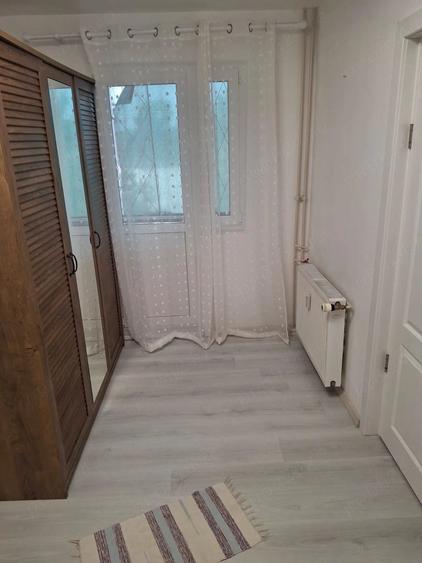Inchiriez apartament 2 camere zona Vest - 2