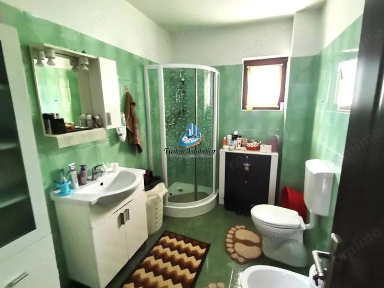 Casă cu 6 camere cu Teren 1000 Mp în Sărata