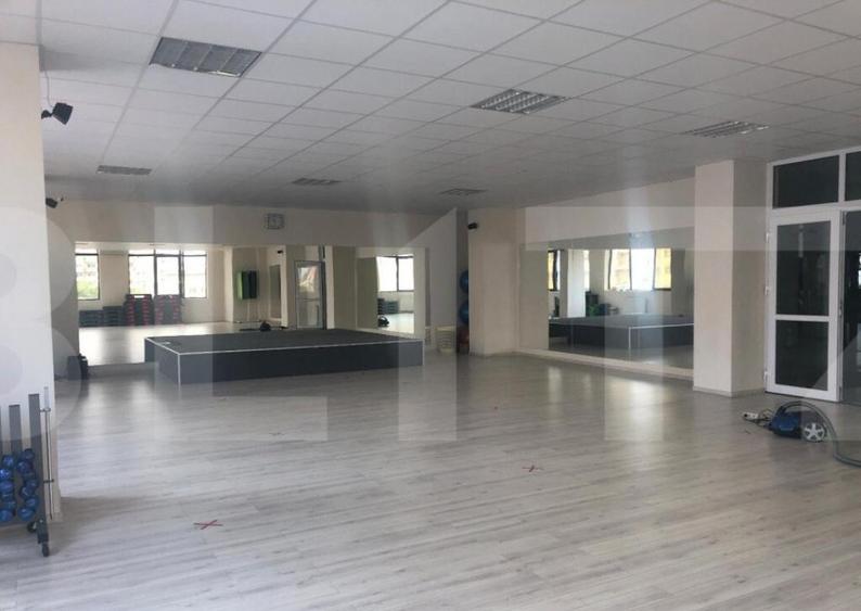 Spatiu comercial de tip open space, finisat - 2