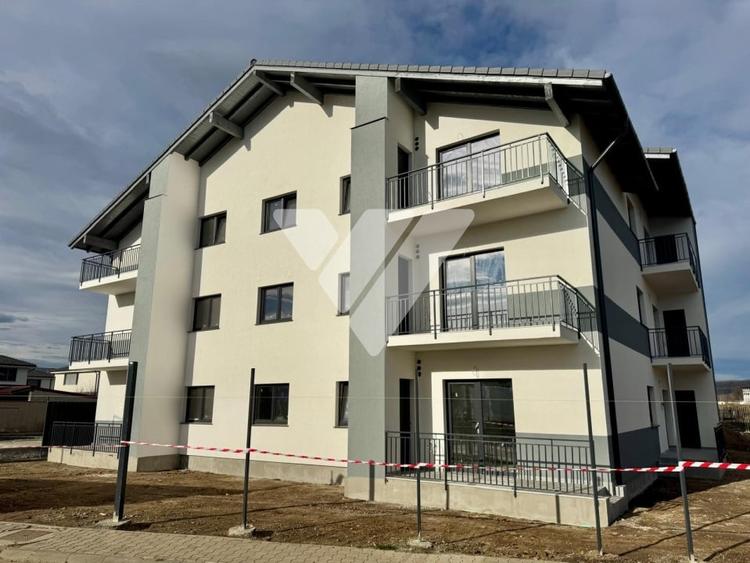 Apartament NOU 3 camere 2 bai decomandat etaj 1 -zona Selimbar SIBIU - 1