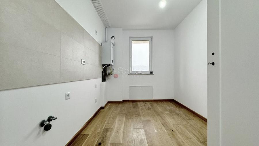 Complex Urban Plaza - 9