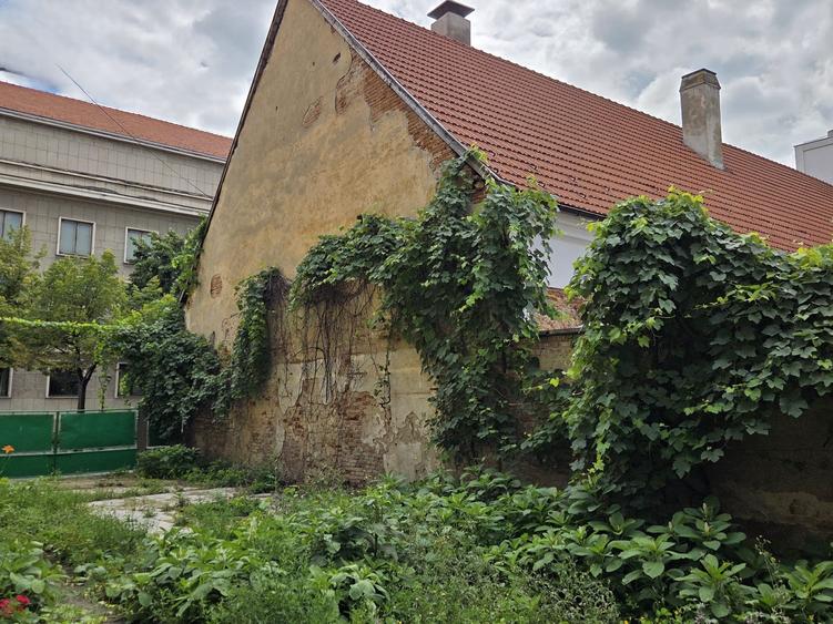 Apartament spectaculos  de vânzare în Palatul Teleki – Clădire monument  istoric - 9