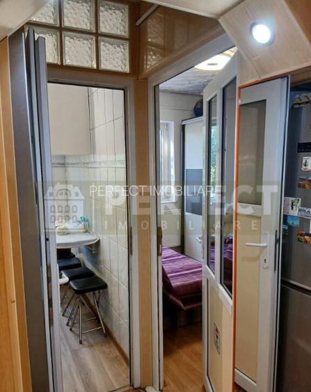 !!! Ap. 3 camere VEST semidecomandat etaj 4, PRET 45000!!! !!! Ap. 3 camere VEST semidecomandat etaj 4, PRET 45000!!!