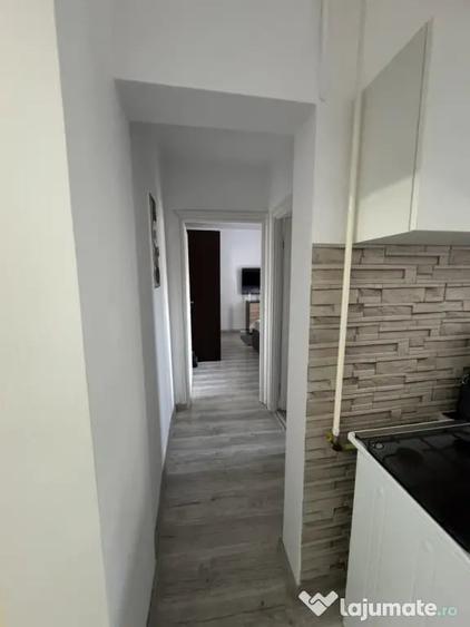 Apartament cu 2 camere semidecomandat în Vlahuță