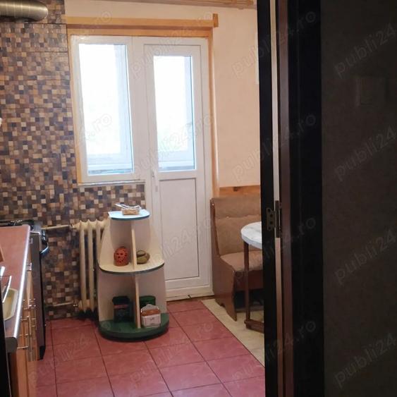 Apartament 2 camere decomandat 48 m Calea Vitan vedere lini?tita etaj 1 - 2