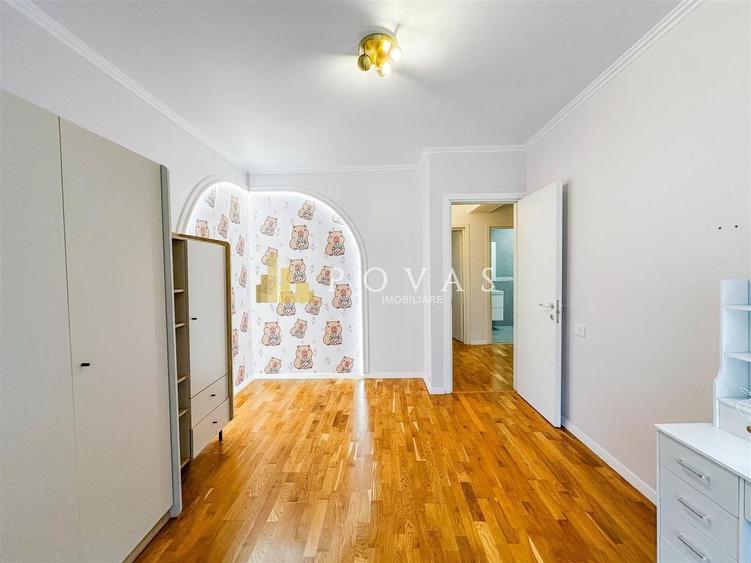 Duplex cu 5 camere semidecomandat cu Canalizare în Pipera