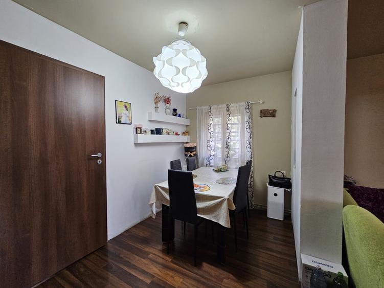 Două case individuale, P+M, construcții 2002/2007, în Giroc, comision 0% - 4