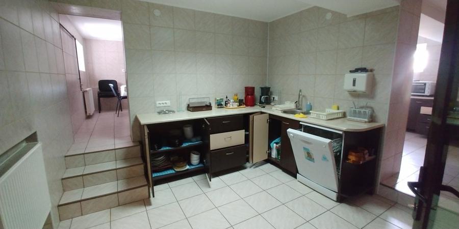 Vila/Pensiune,casa administrator,teren plat 2000Mp - 3