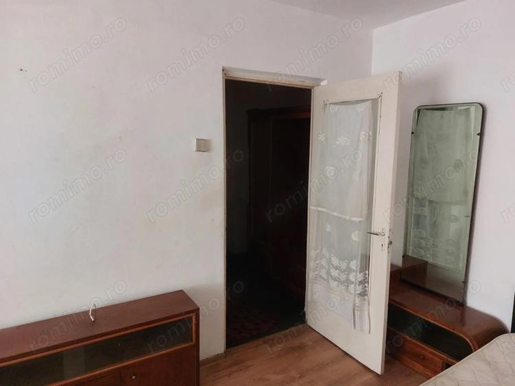 Inchiriez garsoniera - 2