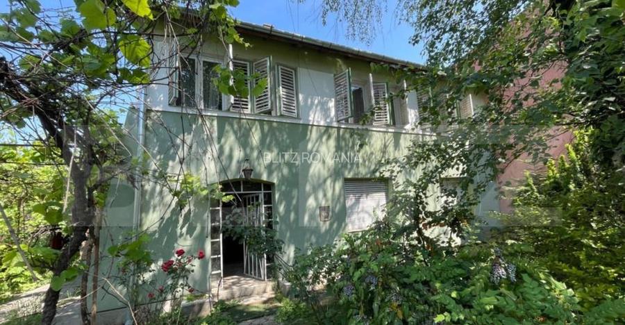 Casa cu 6 camere, 180 mp, teren de 854 mp, Elisabetin, usor