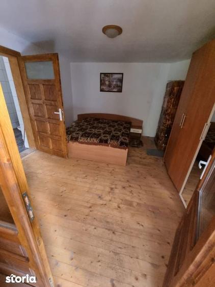 Cabana de vanzare, complet mobilata, ideala pentru relaxare sau invest - 11