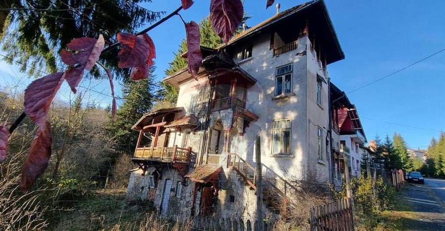 Casa / Vila interbelica de vanzare +teren,Predeal - 1