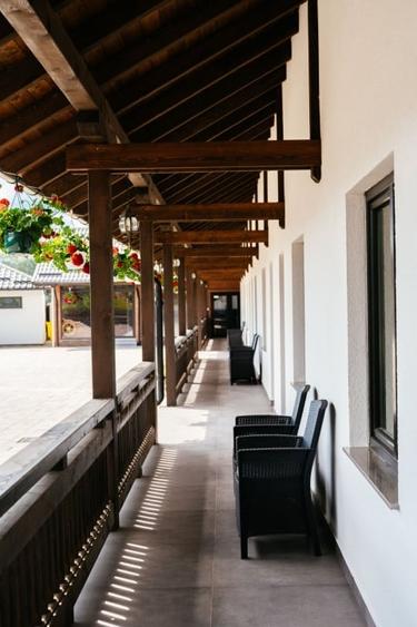 De vanzare - investitie la cheie - pensiune Voronet 8 camere  2023 - totul nou! - 4